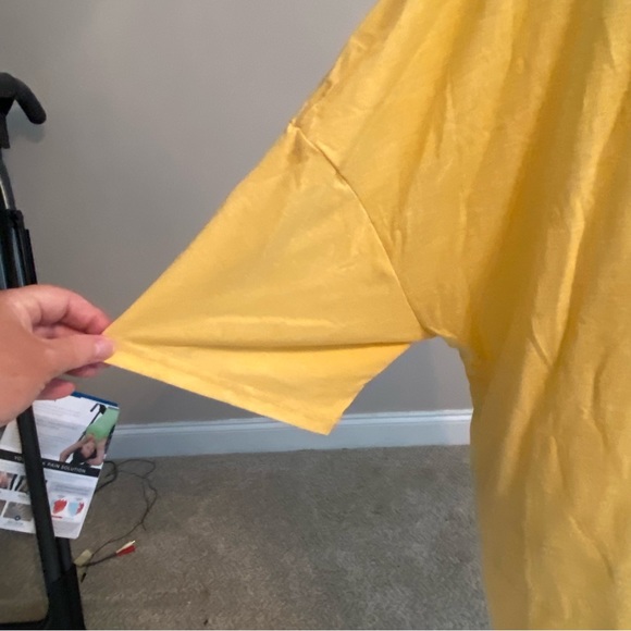 Yellow XL top. Never worn. Short sleeves. - Picture 3 of 4